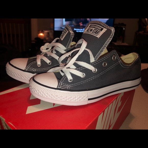 Grey Woman’s converse all star low top - Picture 2 of 4